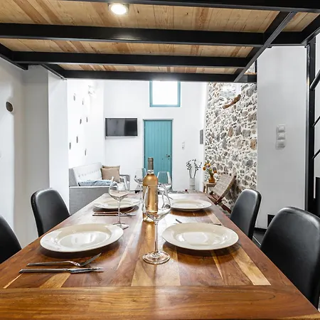 The Naxos Loft With View Of The Castle 펜션 *
